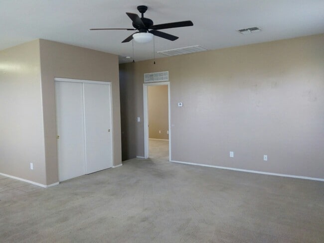 Foto del edificio - Private Corner lot in Desirable Riverbend Neighborhood