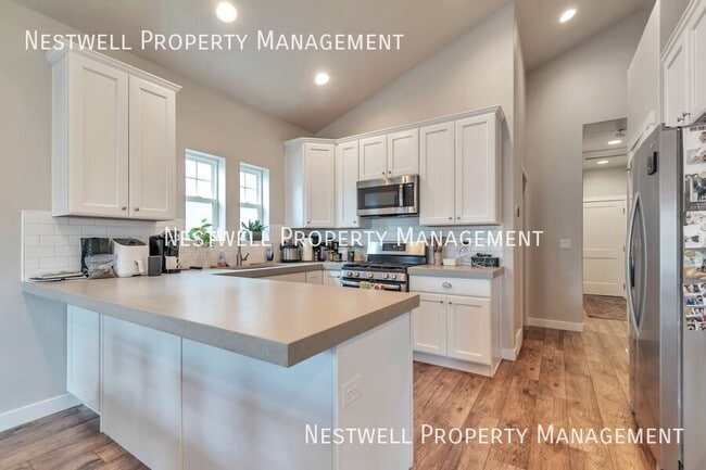 Building Photo - 5252 W Mellow Way