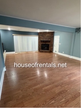 Foto del edificio - 1004 Mockingbird Ln