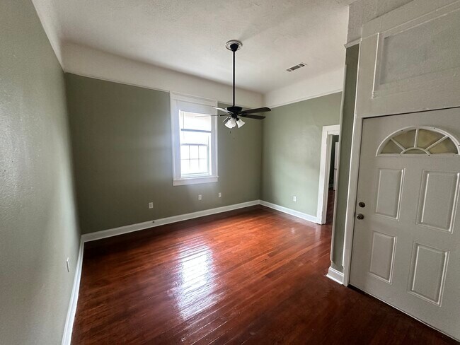 Living room - 2330 Ursulines Ave