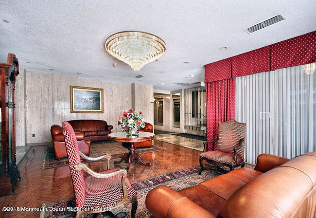 Foto del edificio - 28 Riverside Ave