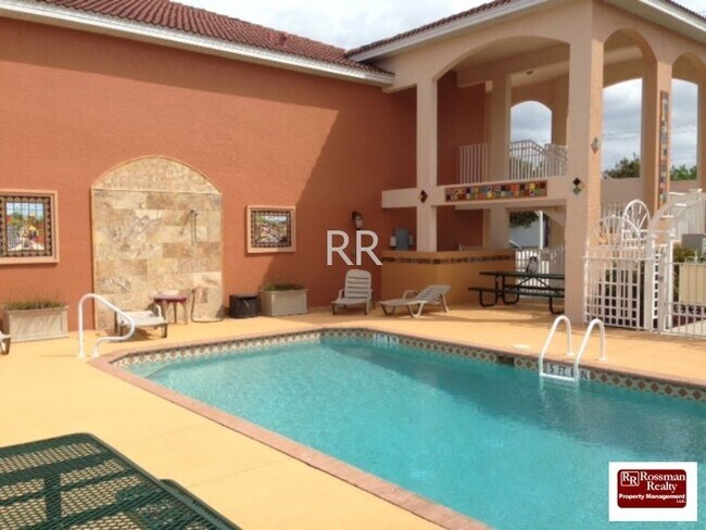 Foto del edificio - Santa Barbara Villas - Move in Special