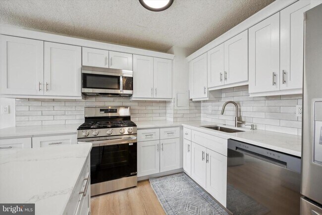 Foto del edificio - 1030 E Lancaster Ave