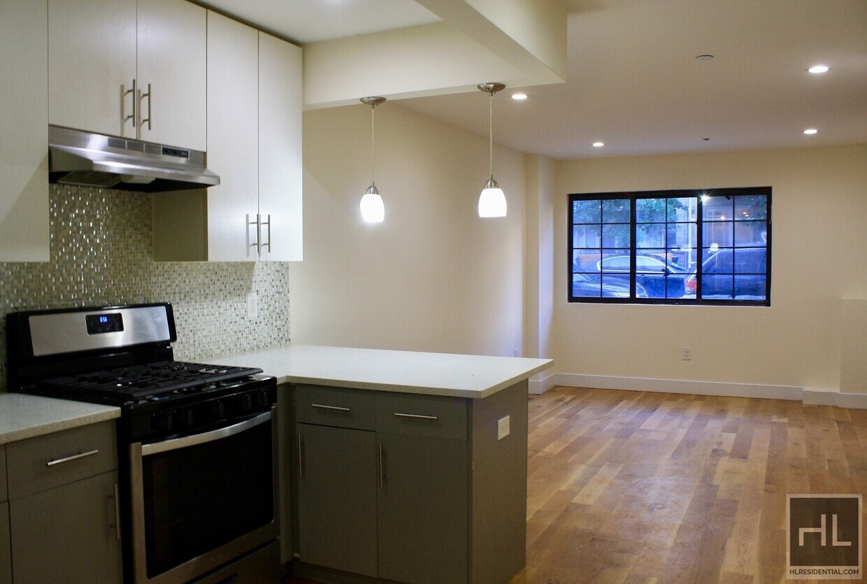 Primary Photo - Duplex w/ two private outdoor spaces, and ...