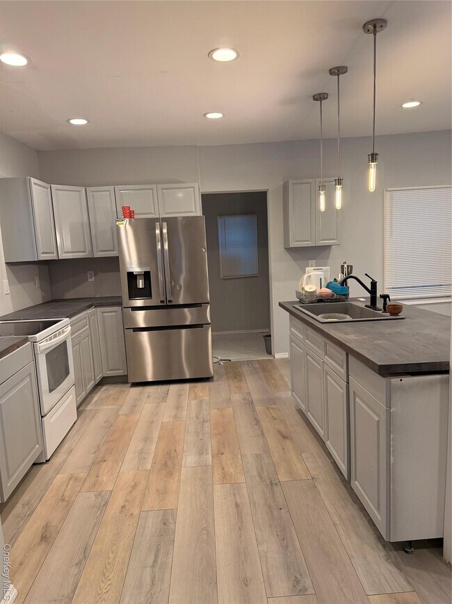 Foto del edificio - 68 Corrigan Rd