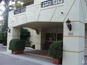 Building Photo - 1834 Brickell Ave