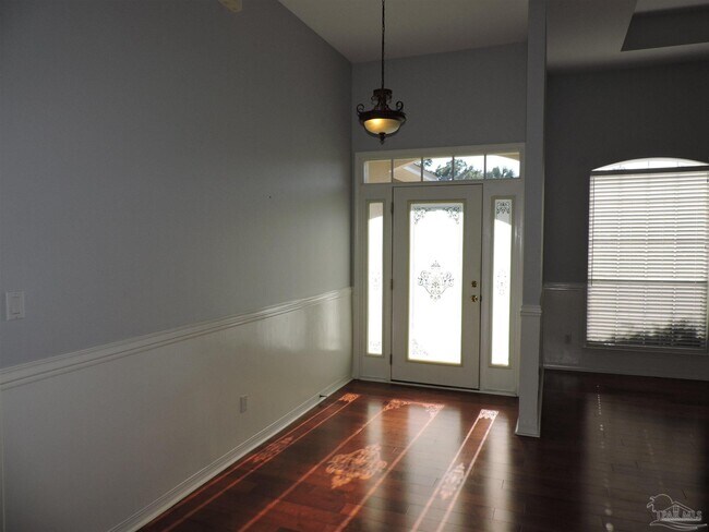 Building Photo - 4986 Vizcaya Dr