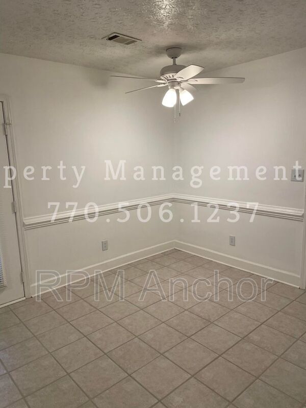 Foto del edificio - 505 Oakwood Manor Dr