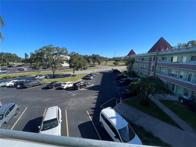 Foto del edificio - 2359 Finlandia Ln