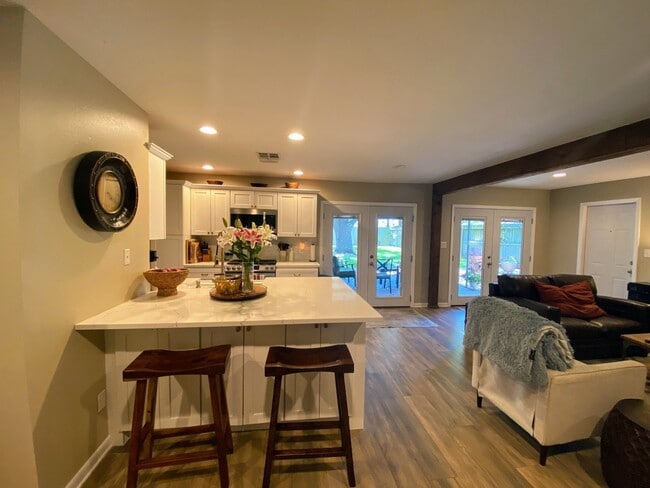 Building Photo - 4111 Hill Oak Dr