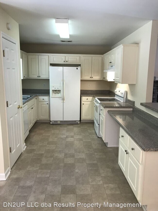 Building Photo - 4 br, 2 bath House - 322 Old Pond Rd