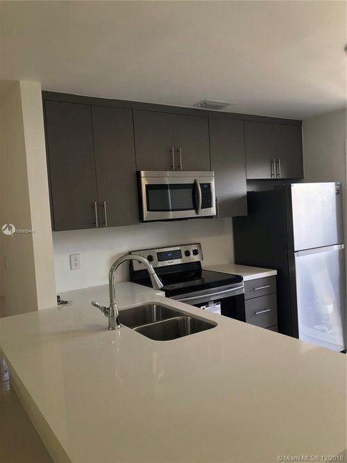 Foto del edificio - 520 SW 11th St