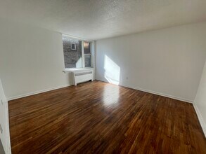 Building Photo - 2407 Lake Shore Blvd W
