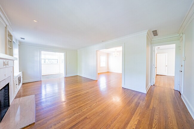 Building Photo - 4314 Rockhill Rd
