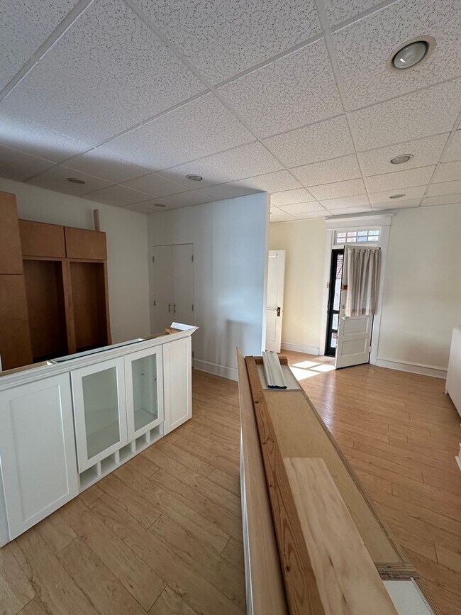 Foto del edificio - Prime Commercial Storefront in the Heart o...