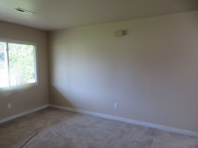 Building Photo - Colonial Heights Virginia