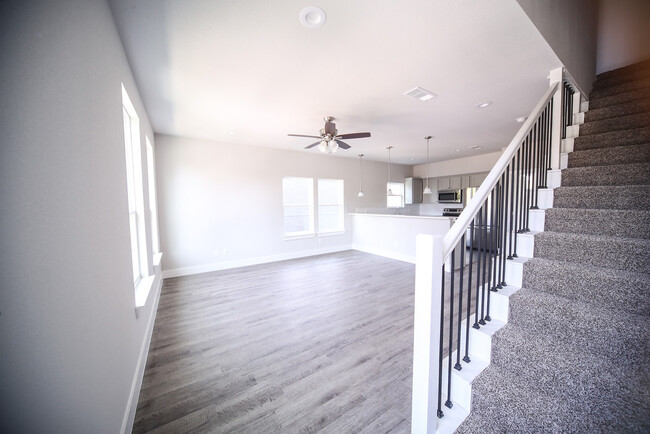 Foto del edificio - 3209 Forest Park Blvd