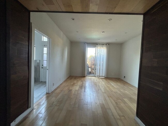 Foto del edificio - 10210 Newville Ave