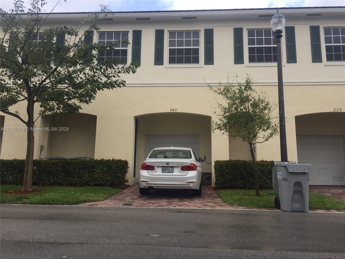 Primary Photo - 283-283 SW 7th Ct