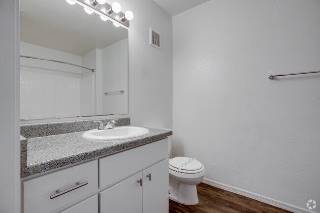 2BR, 2BA - 1,040 SF - Sun Terrace Apartments