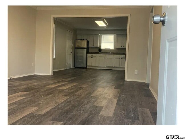 Building Photo - 2515 N Tenneha Ave