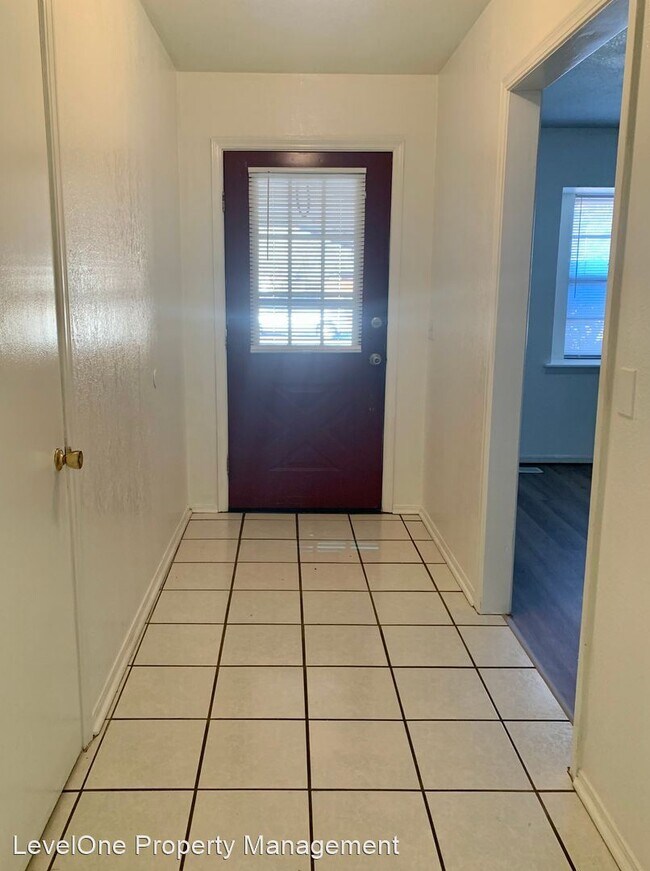 Building Photo - 3 br, 2 bath House - 2716 Chaucer Drive