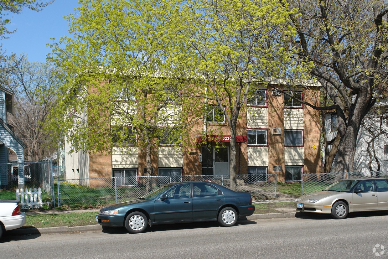 Building Photo - 3220 Portland Ave