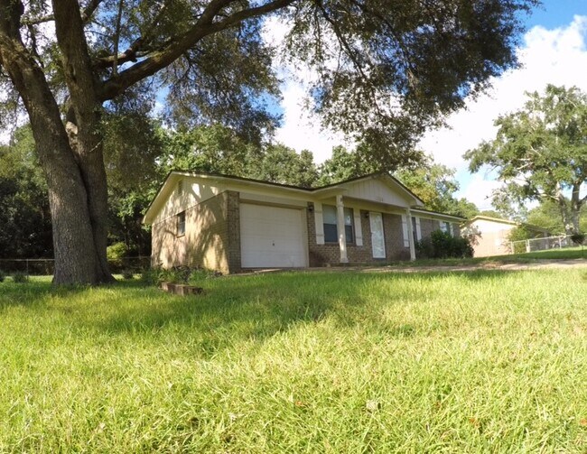 Building Photo - 1250 W Kingsfeld Rd