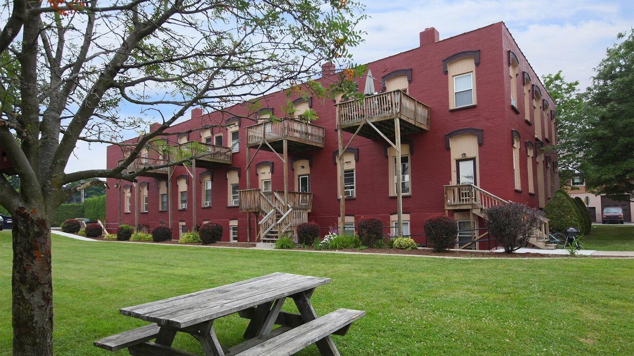 Primary Photo - Fouquet House