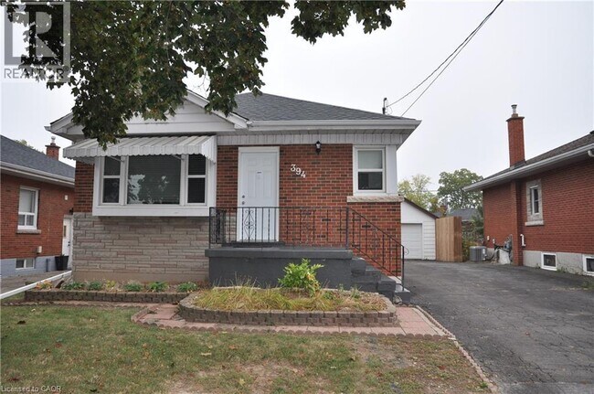 Building Photo - 394 Talbot St