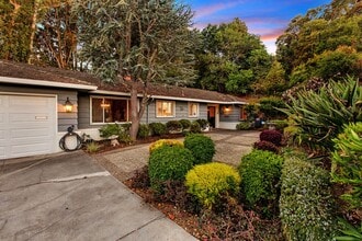 Building Photo - 3605 Kingridge Dr