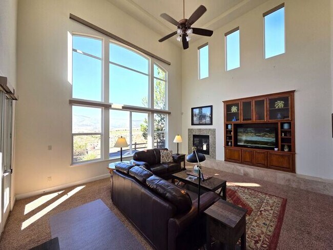 Foto del edificio - First Month Free – Executive Somersett Home Offered Furnished or Unfurnished with Panoramic Views...