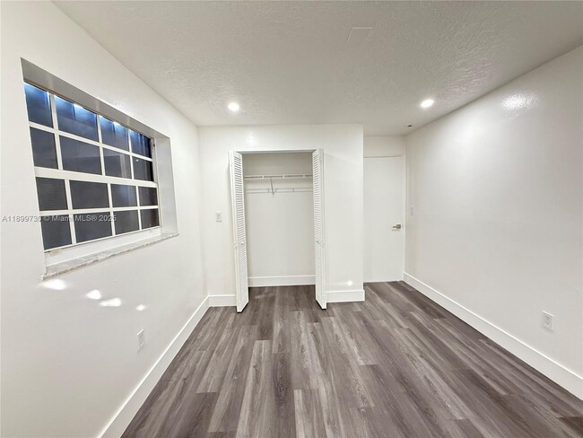 Foto del edificio - 132 NW 32nd Ct