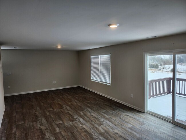 Foto del edificio - Single Family 4 BR, 2.5 Bath Rental in Broadway, Only 2 Years Old, Available in January 2026