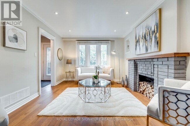 Building Photo - 118 Blantyre Ave