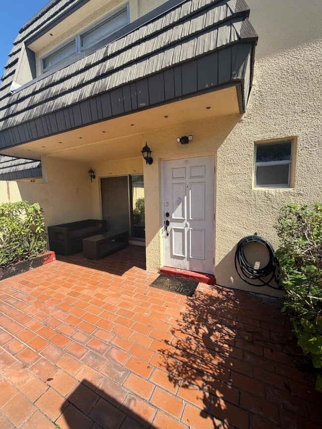 Building Photo - 8785 SW 137th Ave