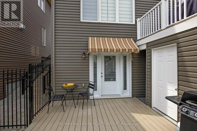 Photo du bâtiment - 3407 Woodroffe Ave