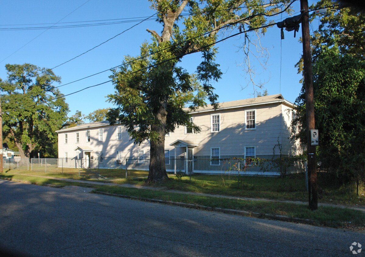 Primary Photo - 966 Texas St