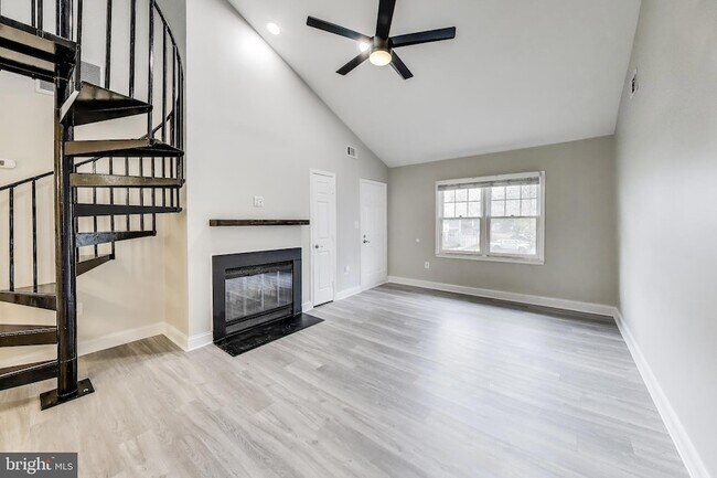 Foto del edificio - 13041B Shadyside Lane Unit 11-188