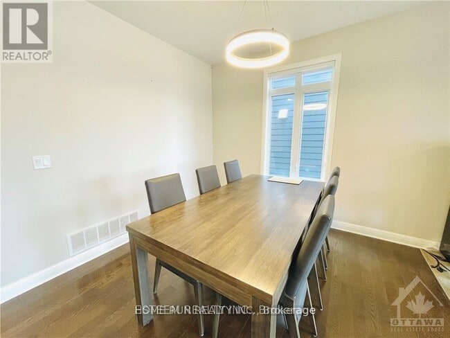 Building Photo - 126 Escarpment Cres