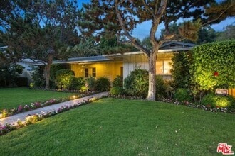 Building Photo - 11787 Bellagio Rd