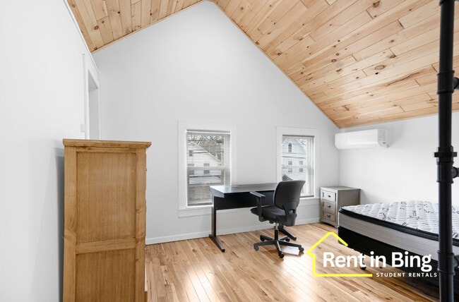 Foto del edificio - 38 Seminary Ave