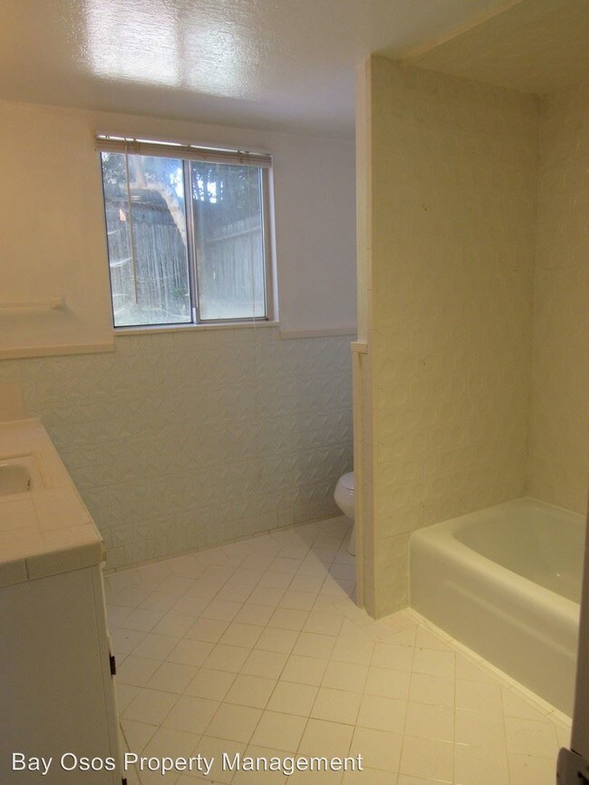 Building Photo - 481 Hillview St