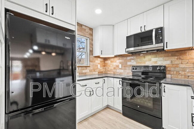 Building Photo - 2578 E Nichols Cir