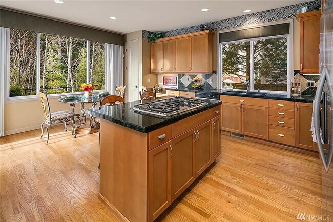 Foto del edificio - 6715 Crest View Ave SE