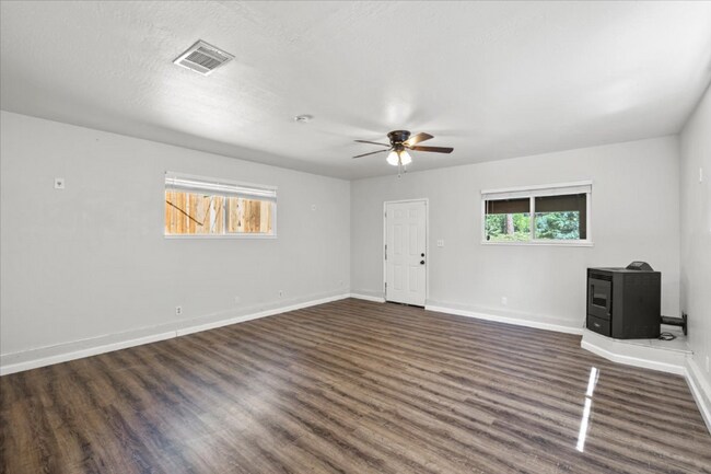 Foto del edificio - 5291 Buckhorn Rd