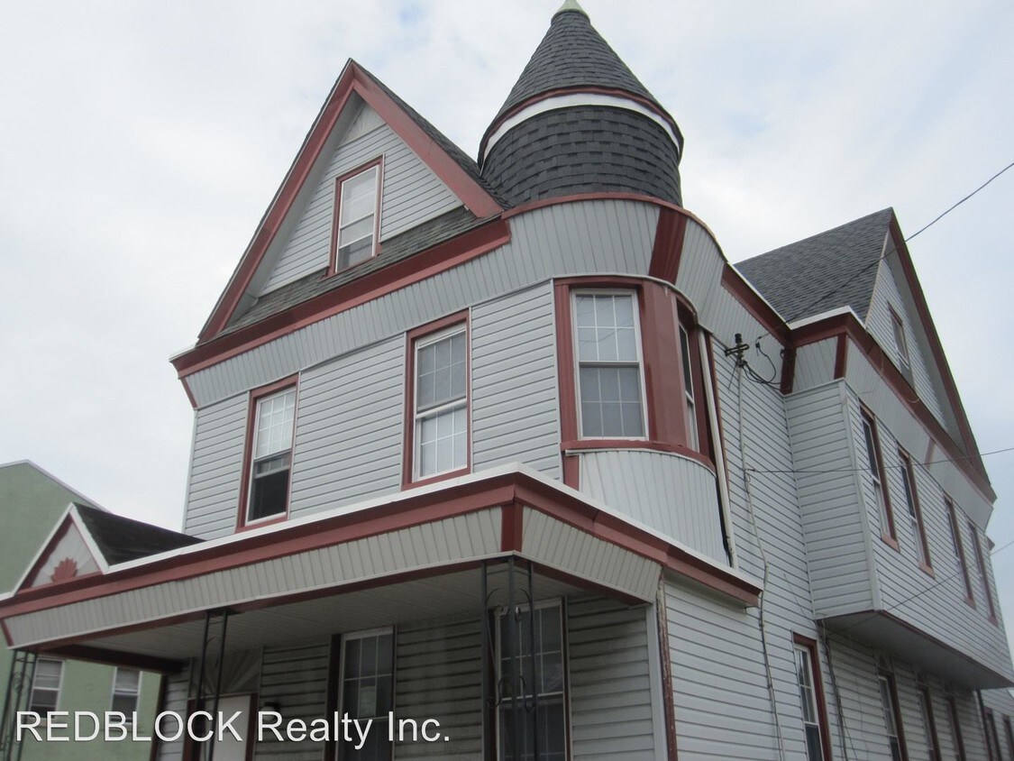 Primary Photo - 2 br, 1 bath Apartment - 2703 Kirkbride
