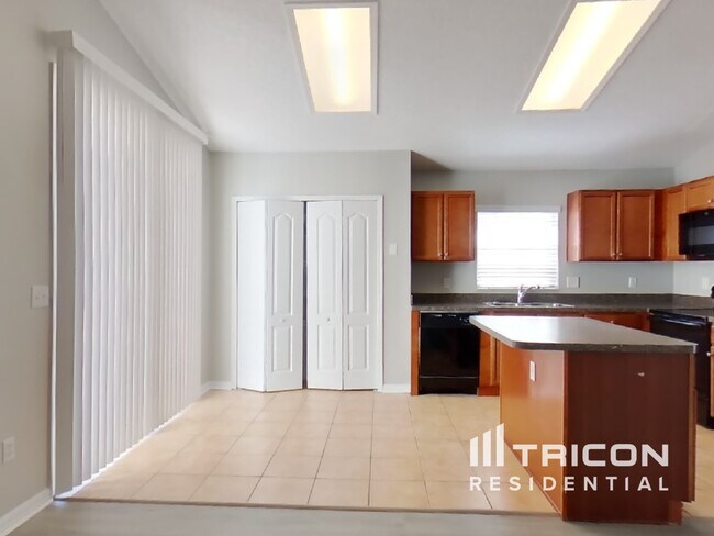 Foto del edificio - 1681 Riveredge Rd