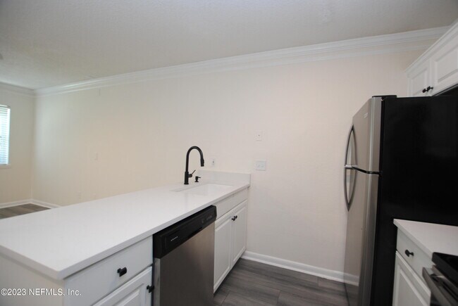 Foto del edificio - 100 Fairway Park Blvd