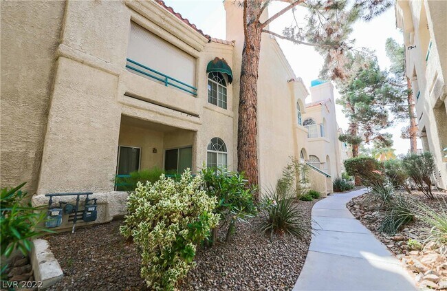 Foto del edificio - 2251 Wigwam Pkwy